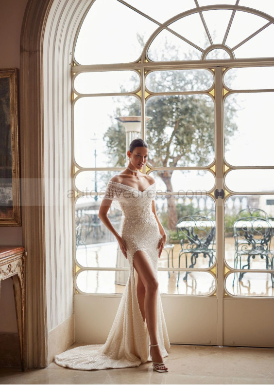 Off Shoulder Ivory Glitter Lace Slit Luxurious Wedding Dress Off Shoulder Ivory Glitter Lace Slit Luxurious Wedding Dress